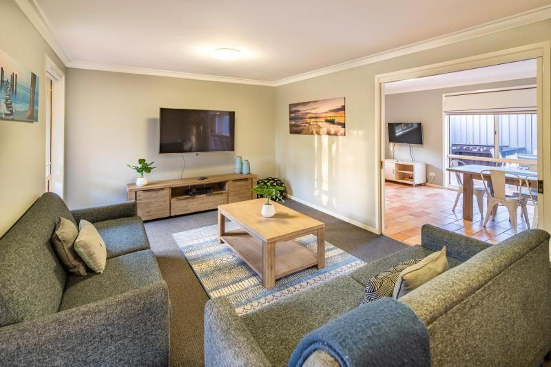 Ingenia Holidays One Mile Beach Exteriör bild